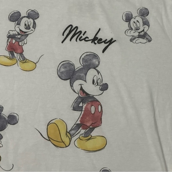 Disney Mickey Mouse tshirt size Medium jd - Picture 2 of 3
